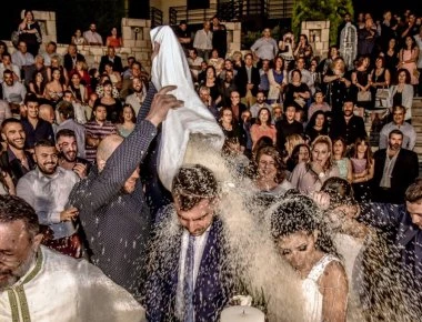 Κοζάνη: Έριξαν σε γάμο… 60 κιλά ρύζι! – Βίντεο